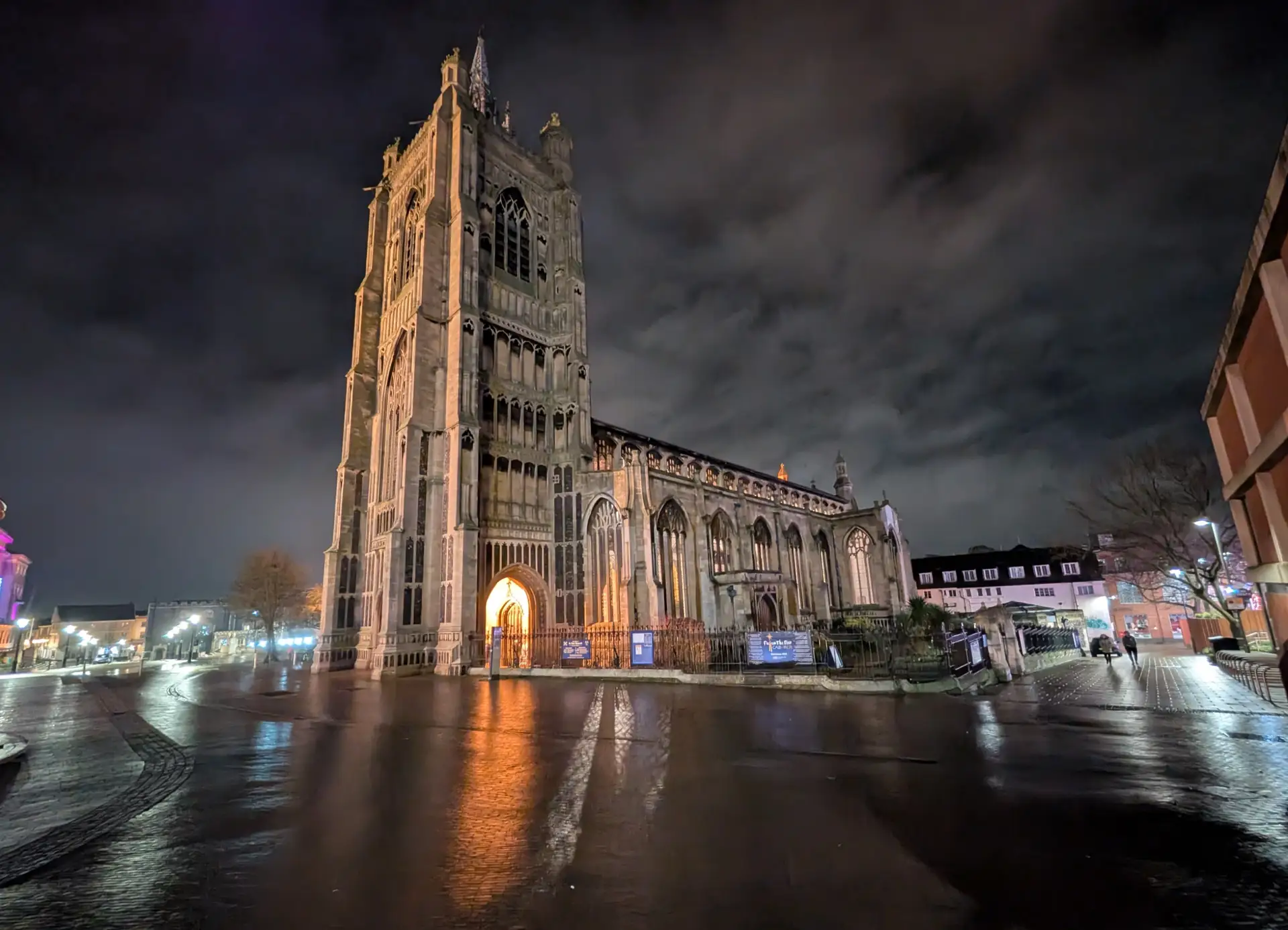 St Peter Mancroft at night